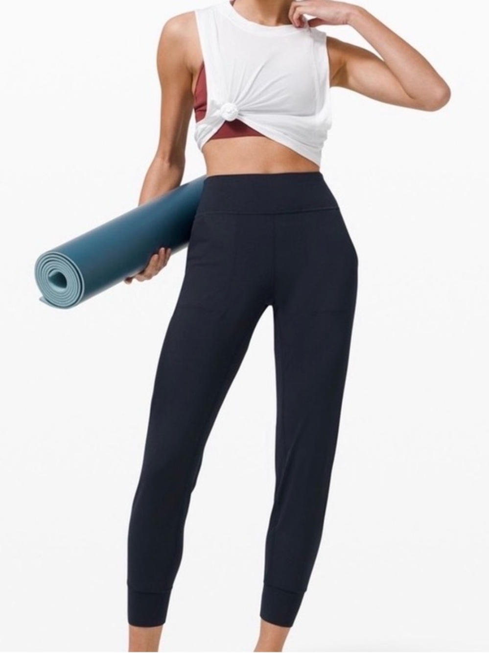 🌺LULULEMON black align joggers 28”🌺